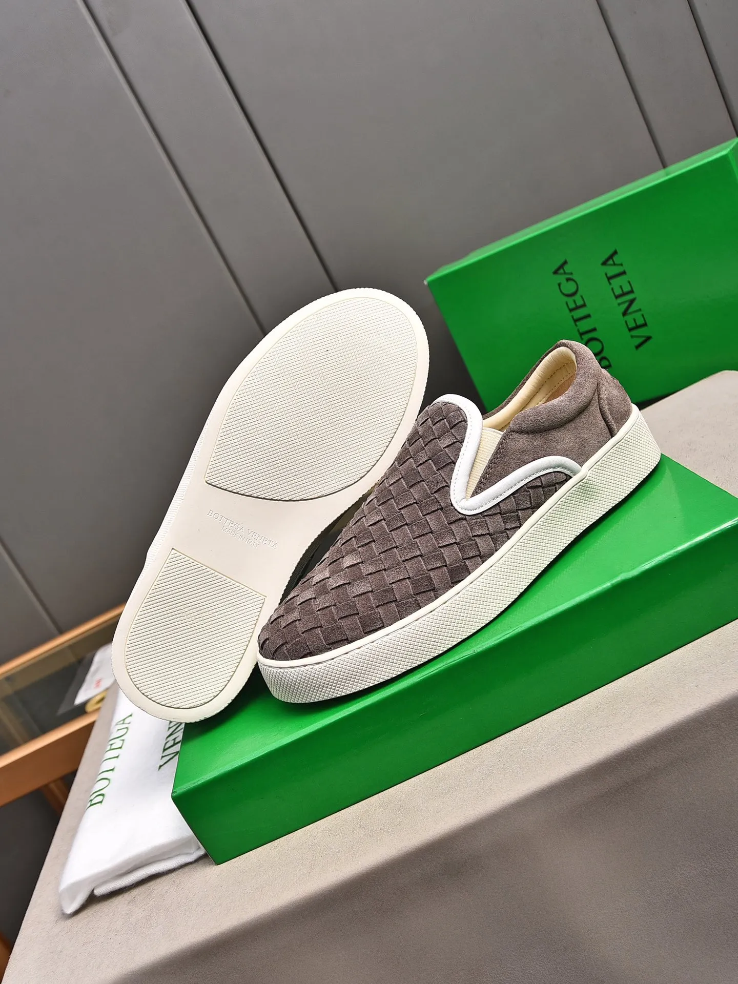 Men's shoes 💰460 [Sleeves series] BOTTEG* VENET* - high-end boutique Size: 38-44 (45 customized) BV new product, first-layer cowhide artificially woven classic style harmoniously blends with contemporary fashion temperament, rubber soles are light and flexible, water-dyed sheepskin pads! [Taobao, Tmall, and live streaming are the first choices]